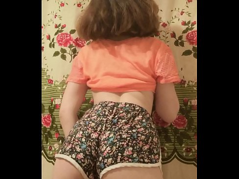 ❤️ Nena jove sexy despullant-se els pantalons curts davant la càmera ❤ Vídeo de merda  a nosaltres ca.porngifmag-com.ru ❌️❤