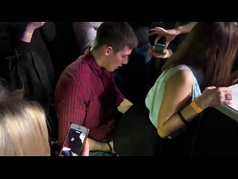 ❤️ Sexe real en una discoteca russa. Noia russa de 18 anys a l'anus i la vagina follada en una discoteca ❤ Vídeo de merda  a nosaltres ca.porngifmag-com.ru ❌️❤