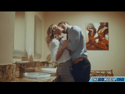 ❤️ Quan una rossa tetona et sedueix en un lavabo públic ❤ Vídeo de merda  a nosaltres ca.porngifmag-com.ru ❌️❤